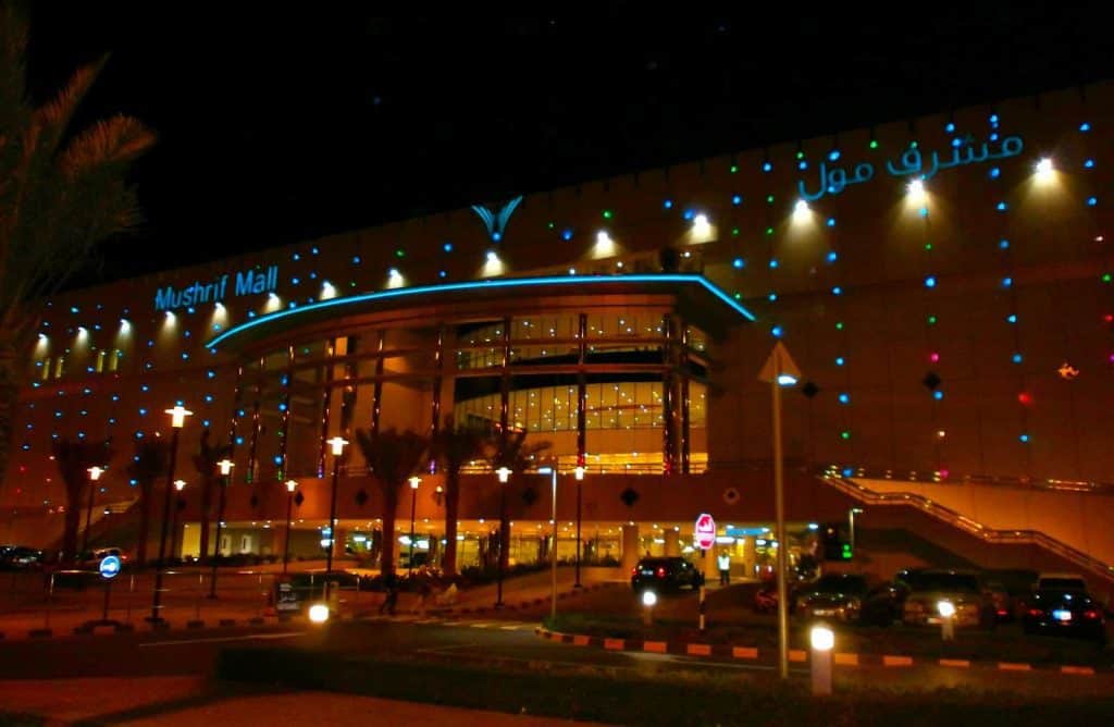 Splendid Shopping Malls in Abu Dhabi for Luxurious Leisure 9