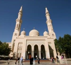 The Glorious Jumeirah Mosque In Dubai Travel Plan Dubai